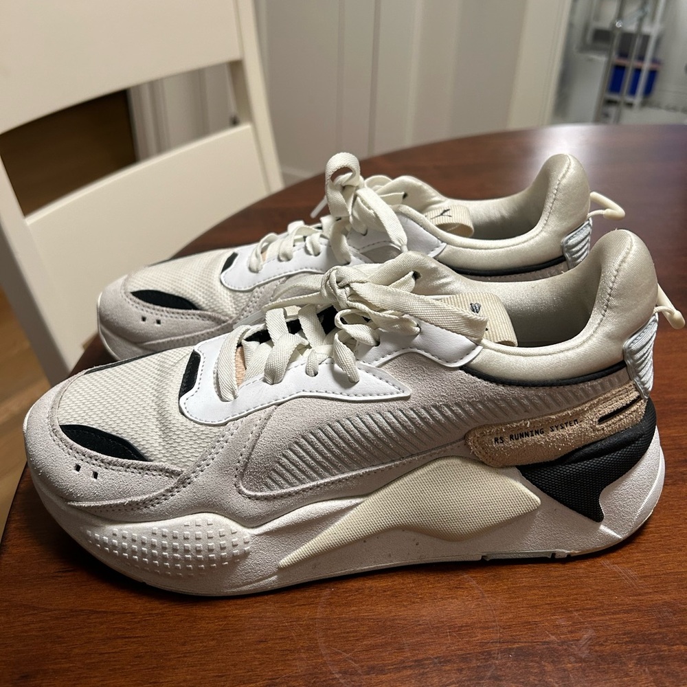 Puma Women's Sneakers - White and Black